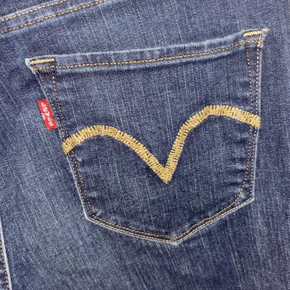 Levi’s SIZE 31”x 30”(12) Perfectly Slimming 512 Jeans - Straight Leg - Like New - Picture 5 of 14